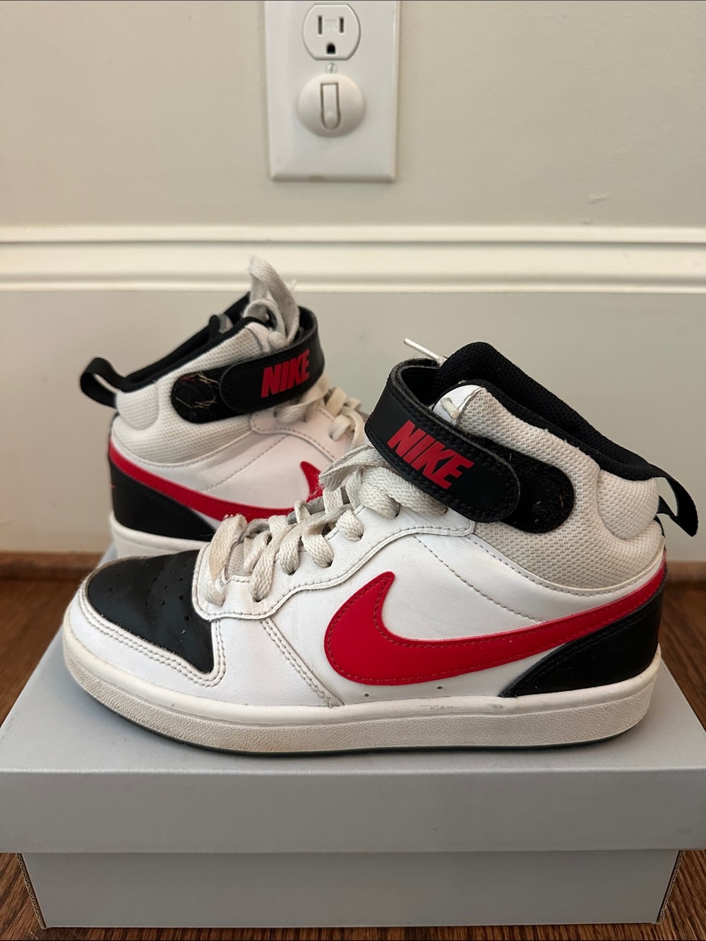 Nike Kids White Black Red Mid-Top Sneakers